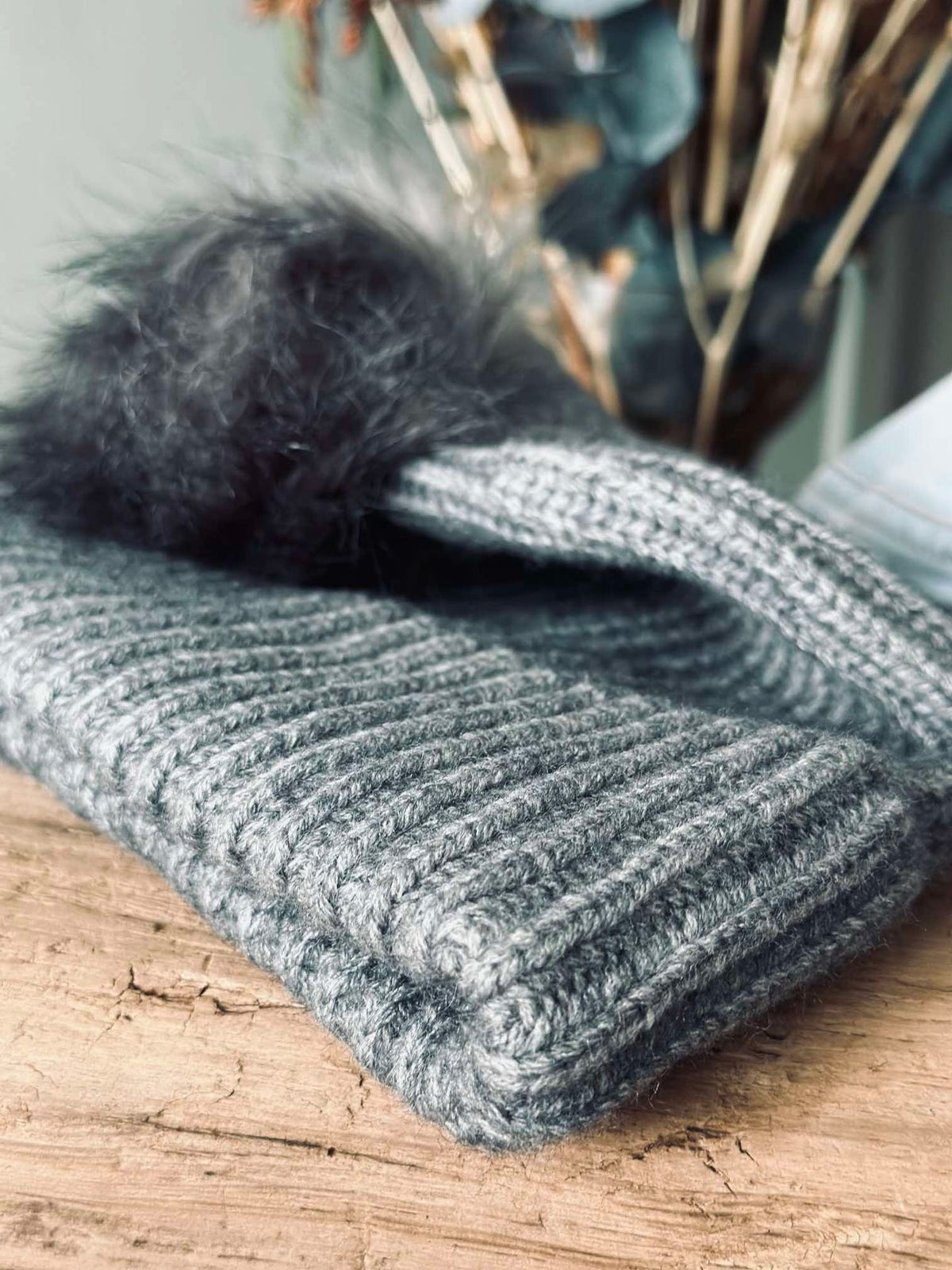 Muts met pompon - Grijs