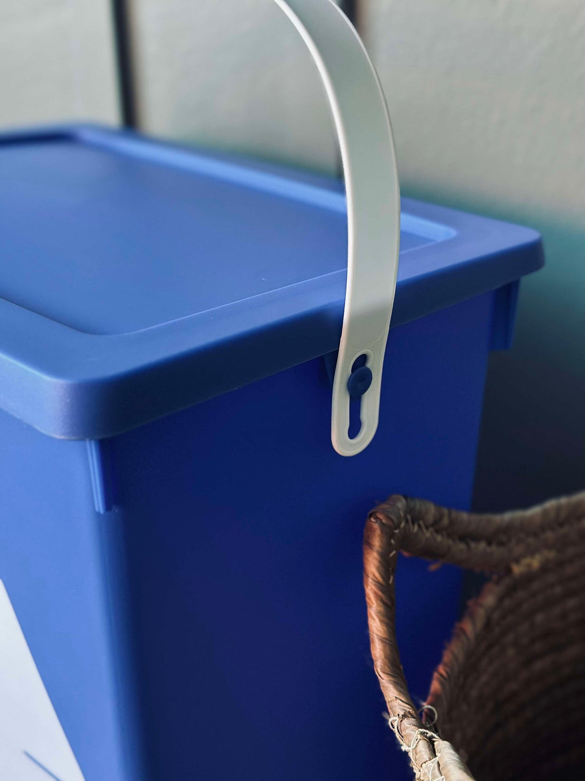 BIO Emmer met deksel 12 liter - BLAUW