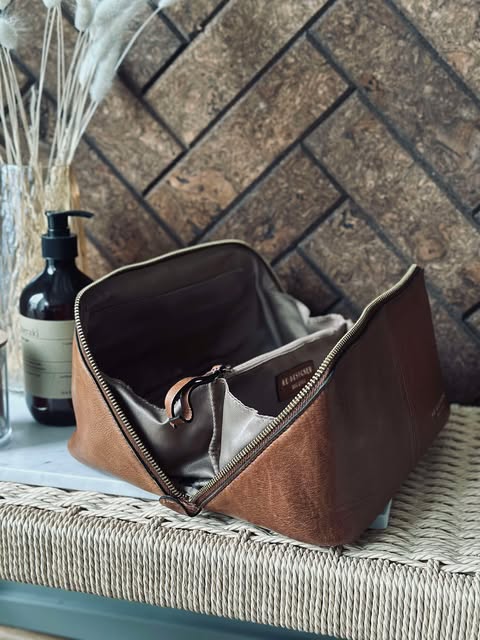 Toilettas Halima Walnut - Small