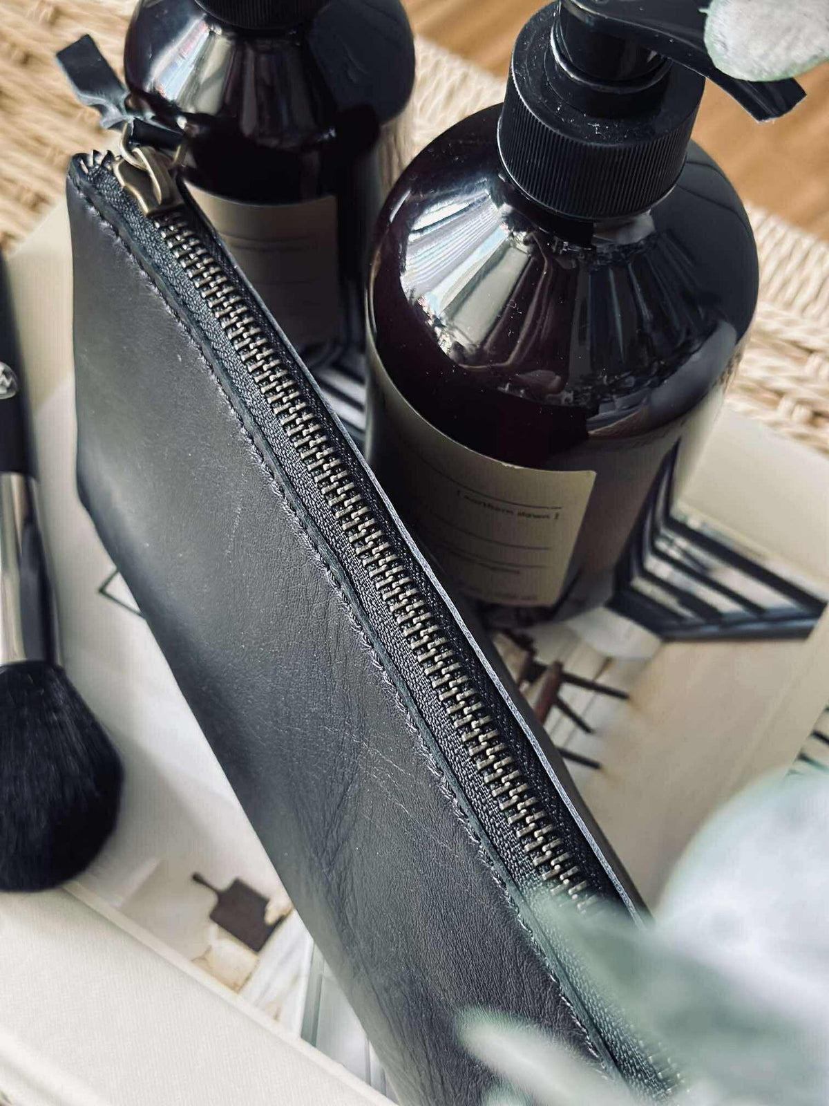 Cosmetic bag - Black leather