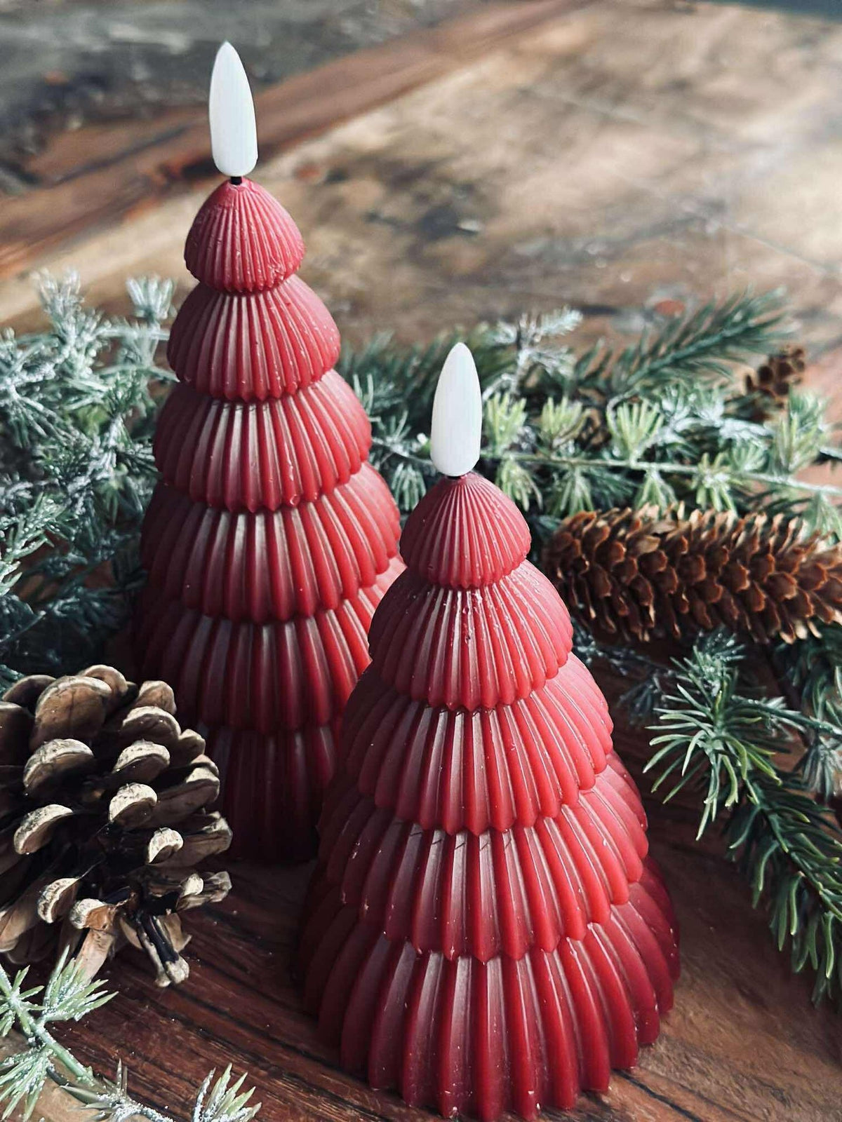 Kerstboom met led licht - Set van 2 stuks. Rood