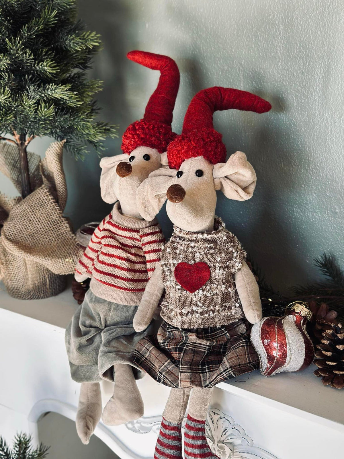 Kerstmuis - Zittende Jongen