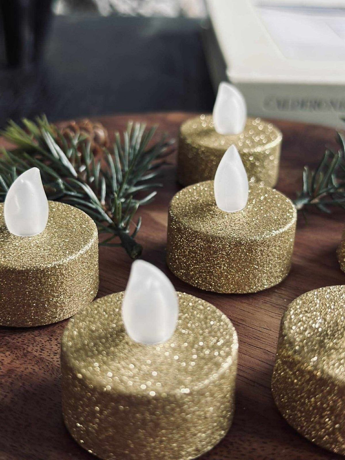 Waxinelichtjes met led - Gold glitter 6 st.