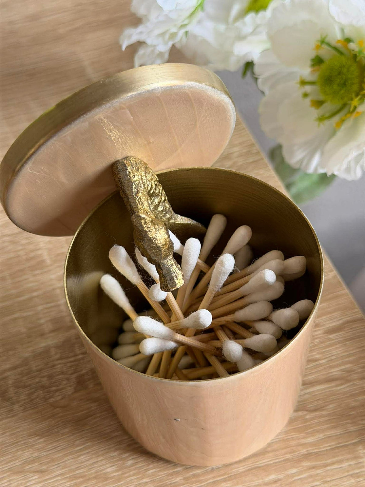 Pot met deksel – Beige met vogeltje in goud
