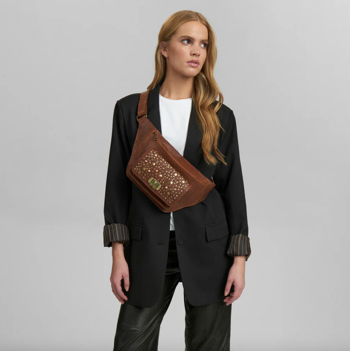 Bumbag met studs - Cognac