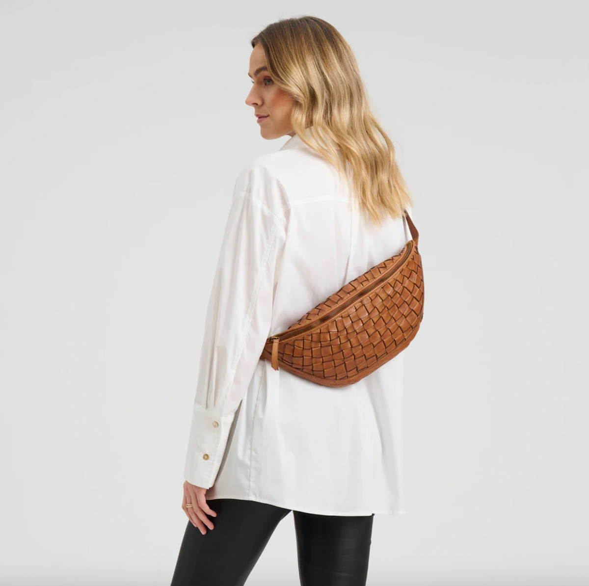 Warsaw bumbag in handgevlochten leer - Vintage cognac