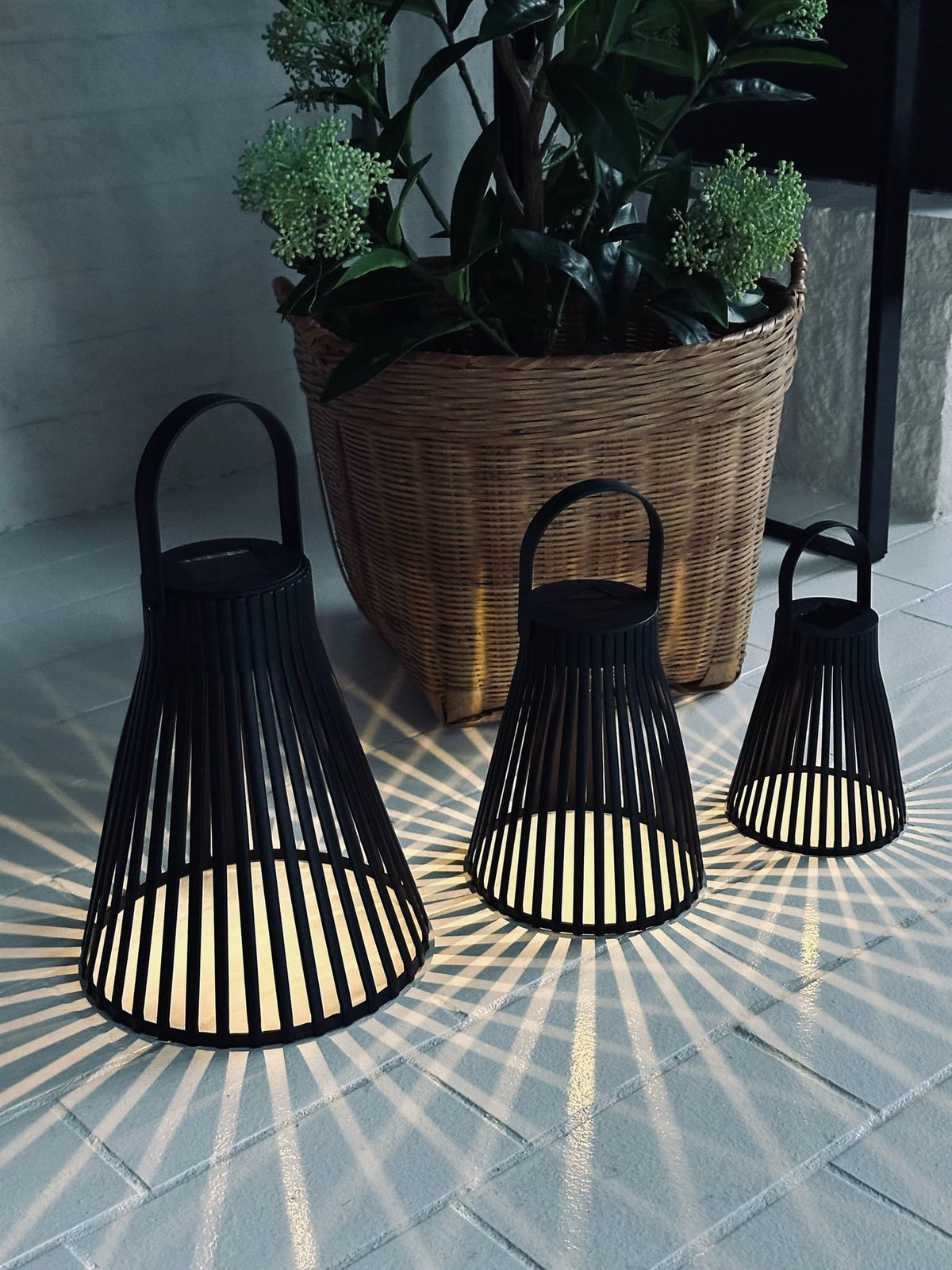 Lantaarn met zonnecellen - GARDEN BLACK 14cm