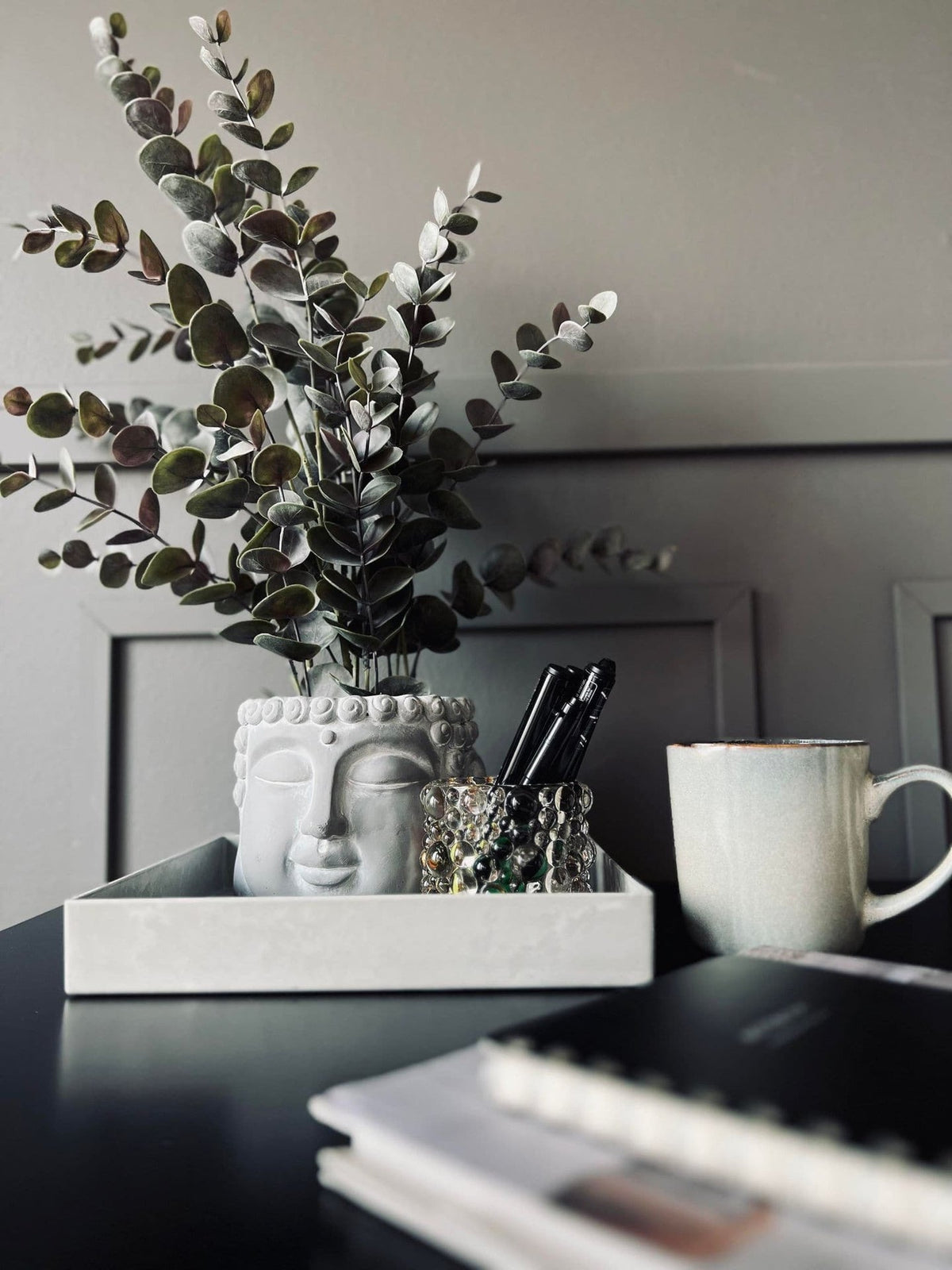 Bakke i beton look - Mellem STONE - VIAMAJA.DK