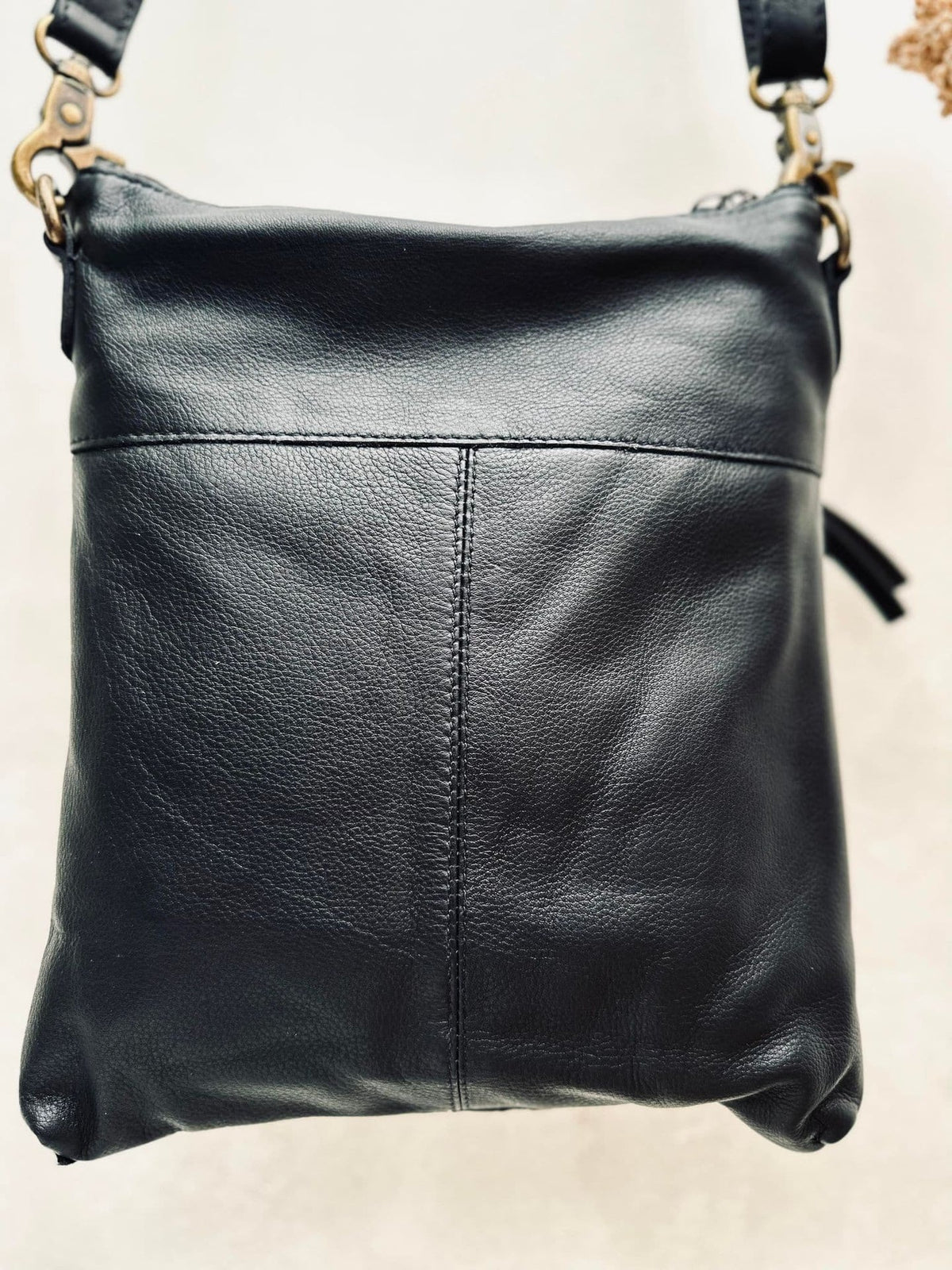 Crossover Black - Handmade leather - VIAMAJA.DK