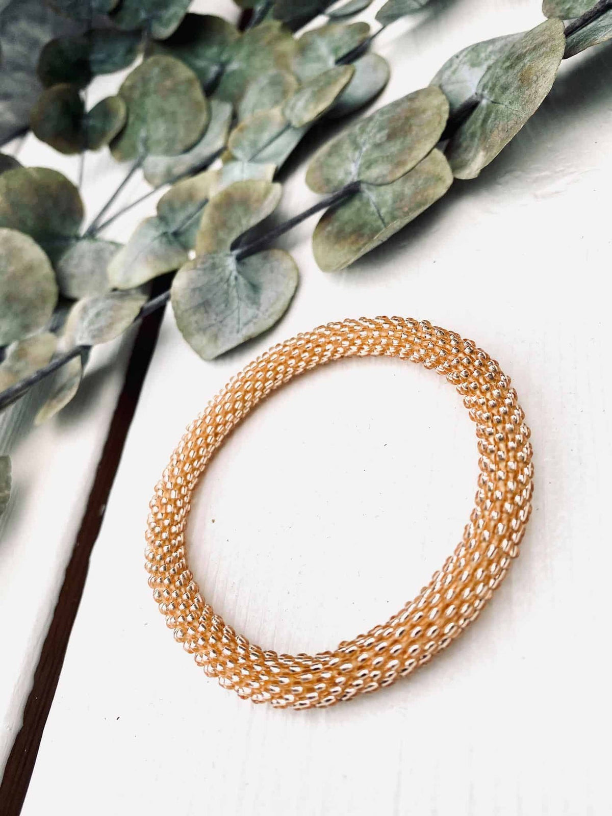 Nepal armbånd – Gylden "MUST HAVE" - VIAMAJA.DK