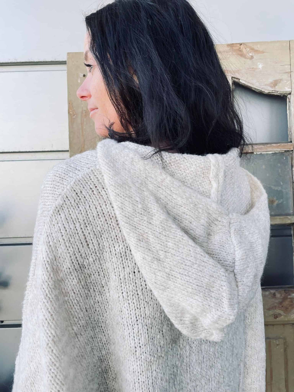 Strik Luvo med hætte - Lys Beige - VIAMAJA.DK