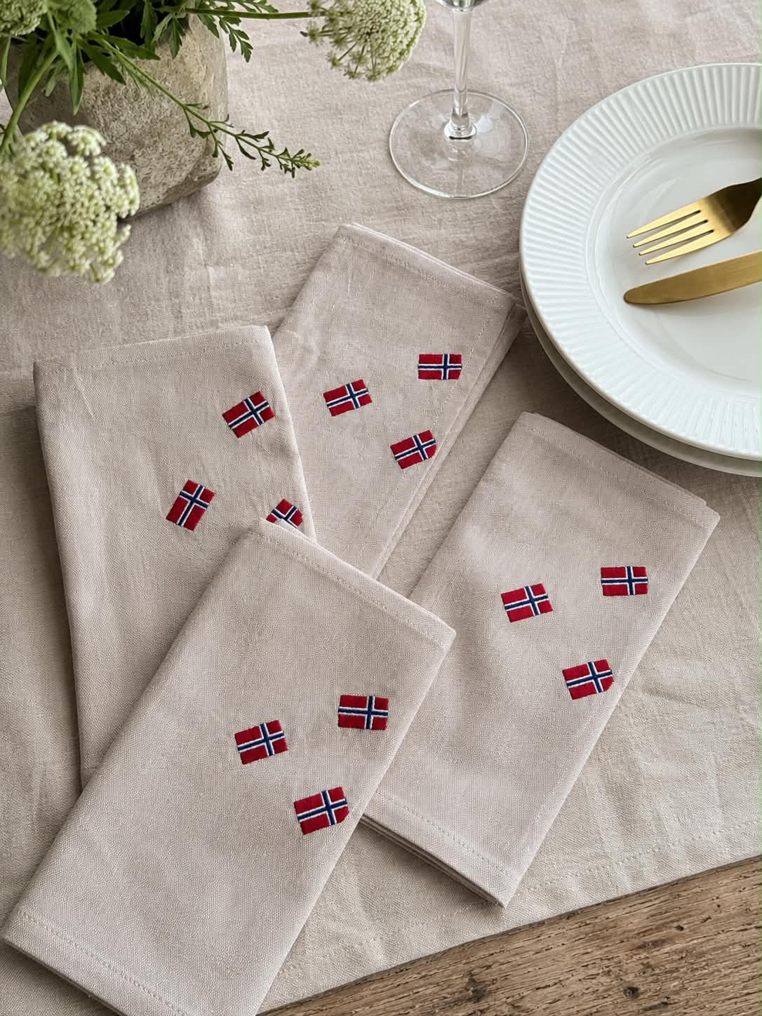 Mondservetten met Noorse vlaggen – 4 stuks
