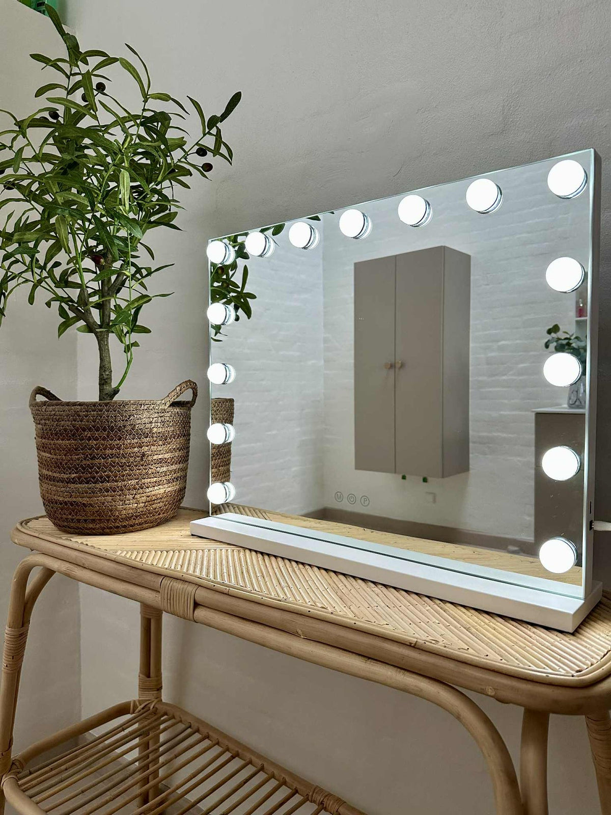 Hollywood make-upspiegel met verlichting