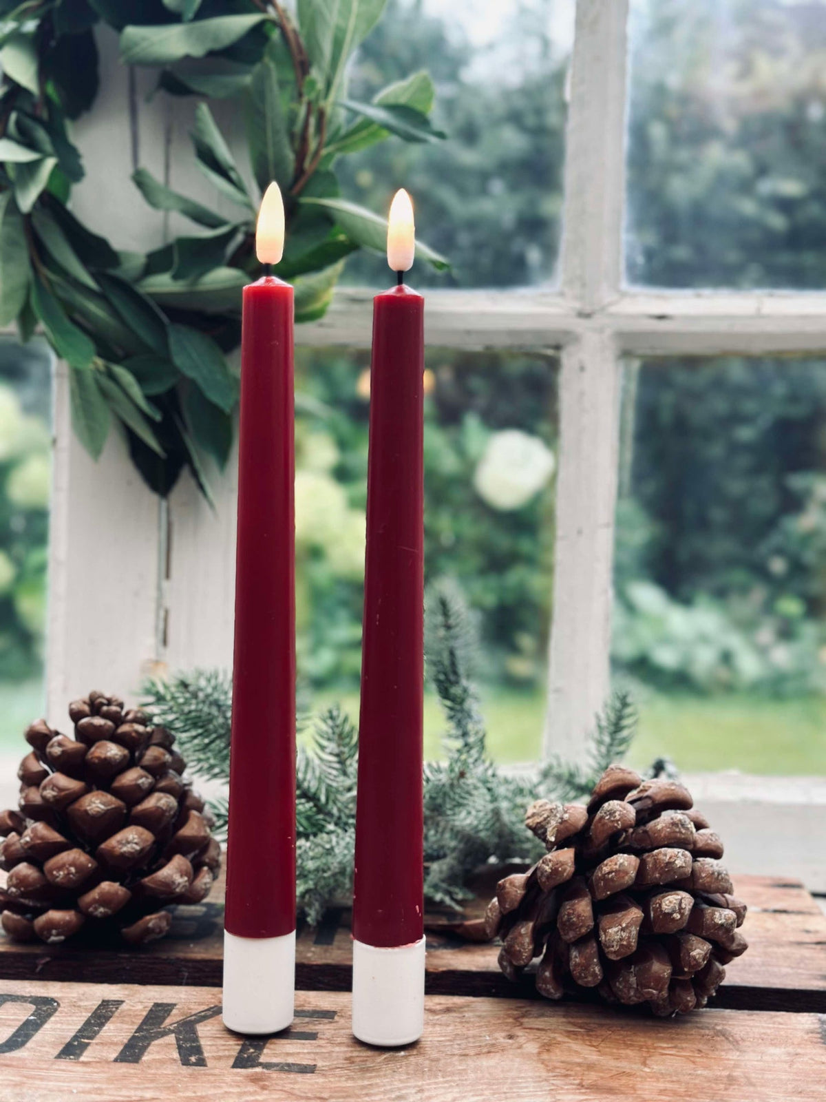 Staafkaarsen / Set van 2 stuks en afstandsbediening – Rood 24 cm