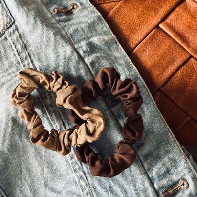 Haarelastiekjes Scrunchie Brown - 2 stuks