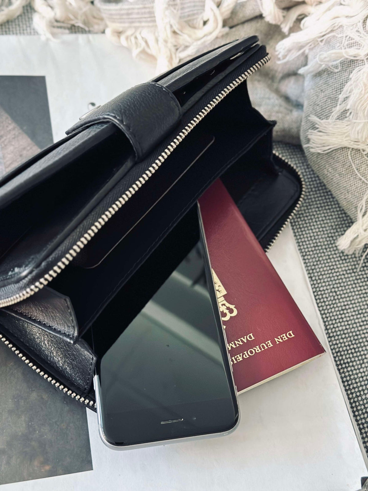 Clutch Posh – Black / Silver