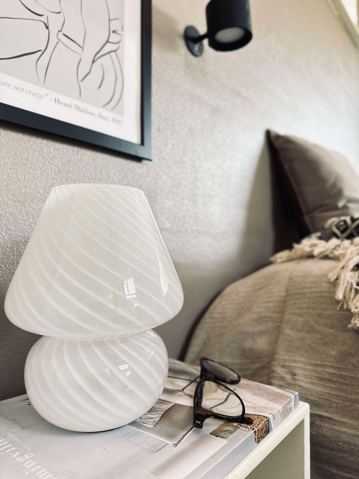 Mushroom Medium – Wit mondgeblazen glas