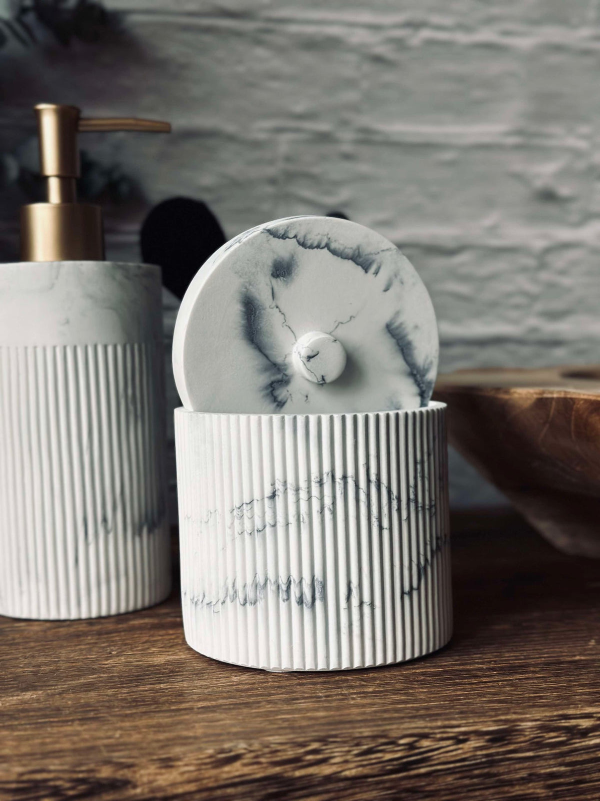Pot met deksel in marmerlook