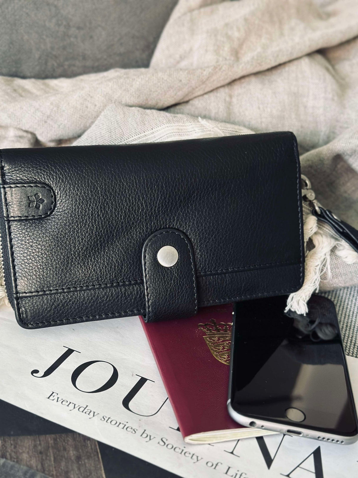 Clutch Posh – Black / Silver