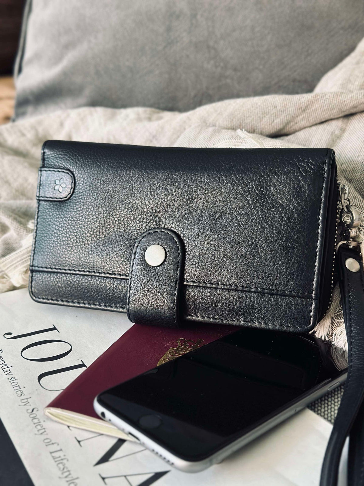 Clutch Posh – Black / Silver