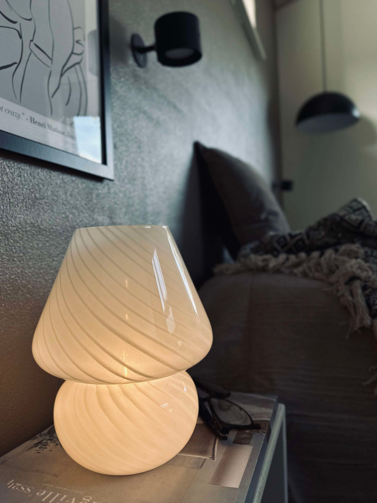 Mushroom Medium – Wit mondgeblazen glas