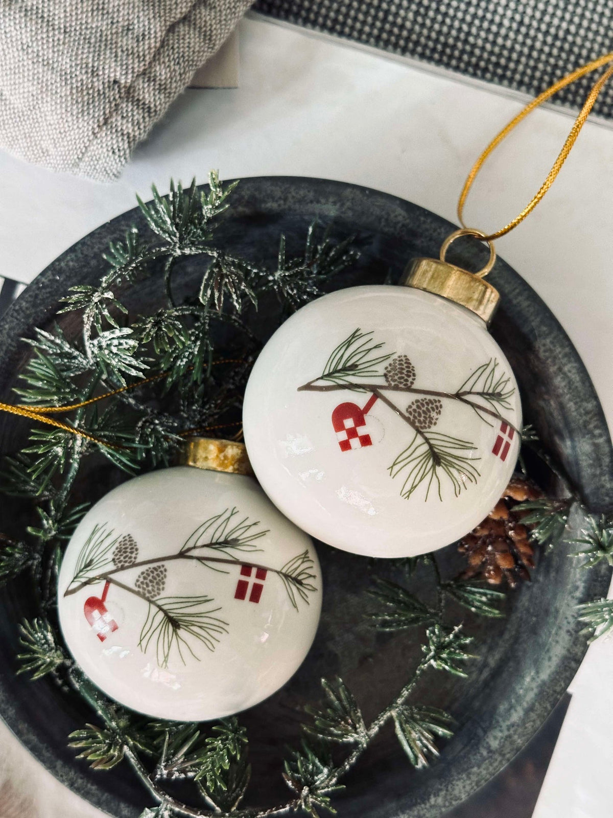 Kerstballen porselein - 2 st
