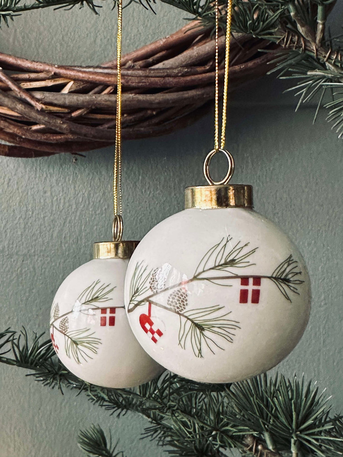 Kerstballen porselein - 2 st