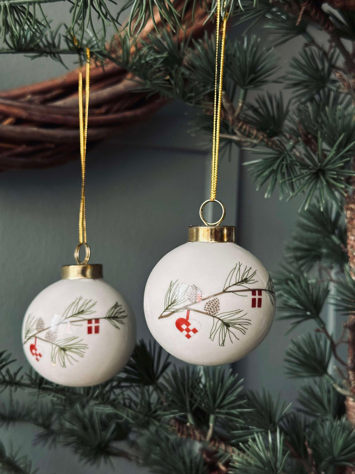 Kerstballen porselein - 2 st