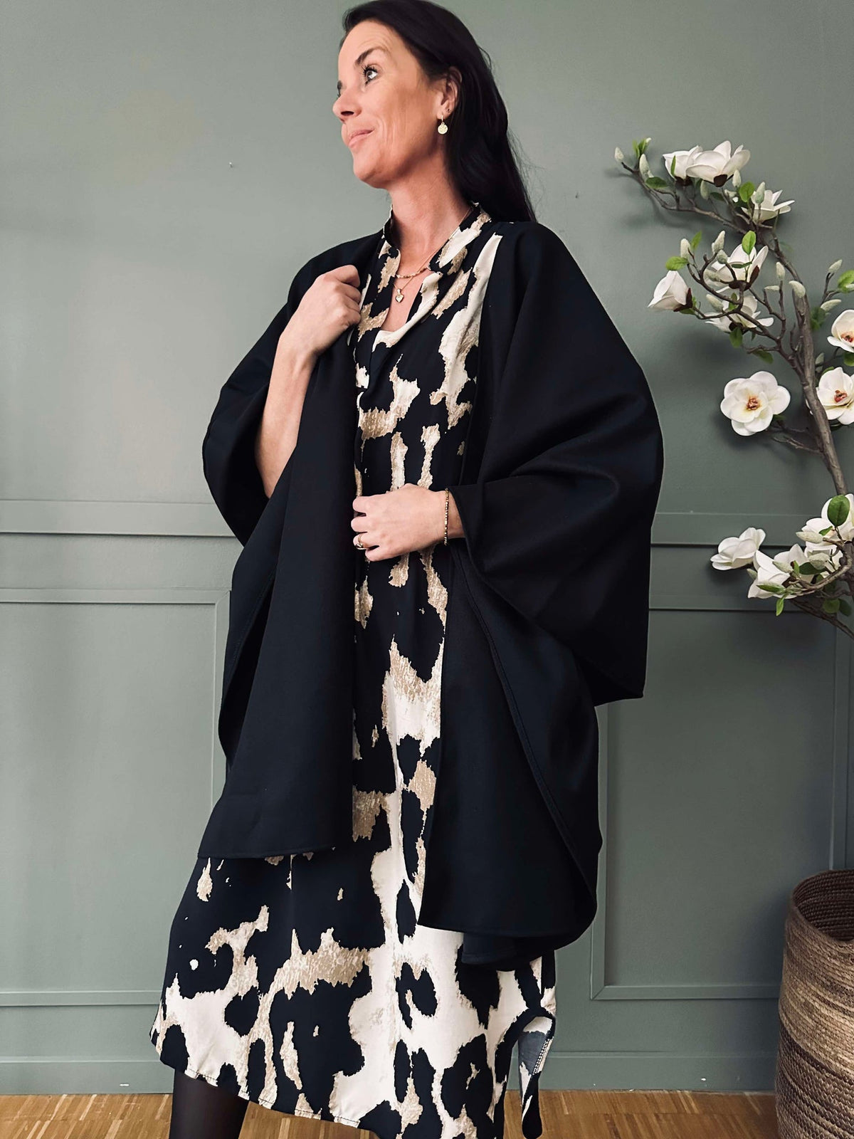 Poncho Black