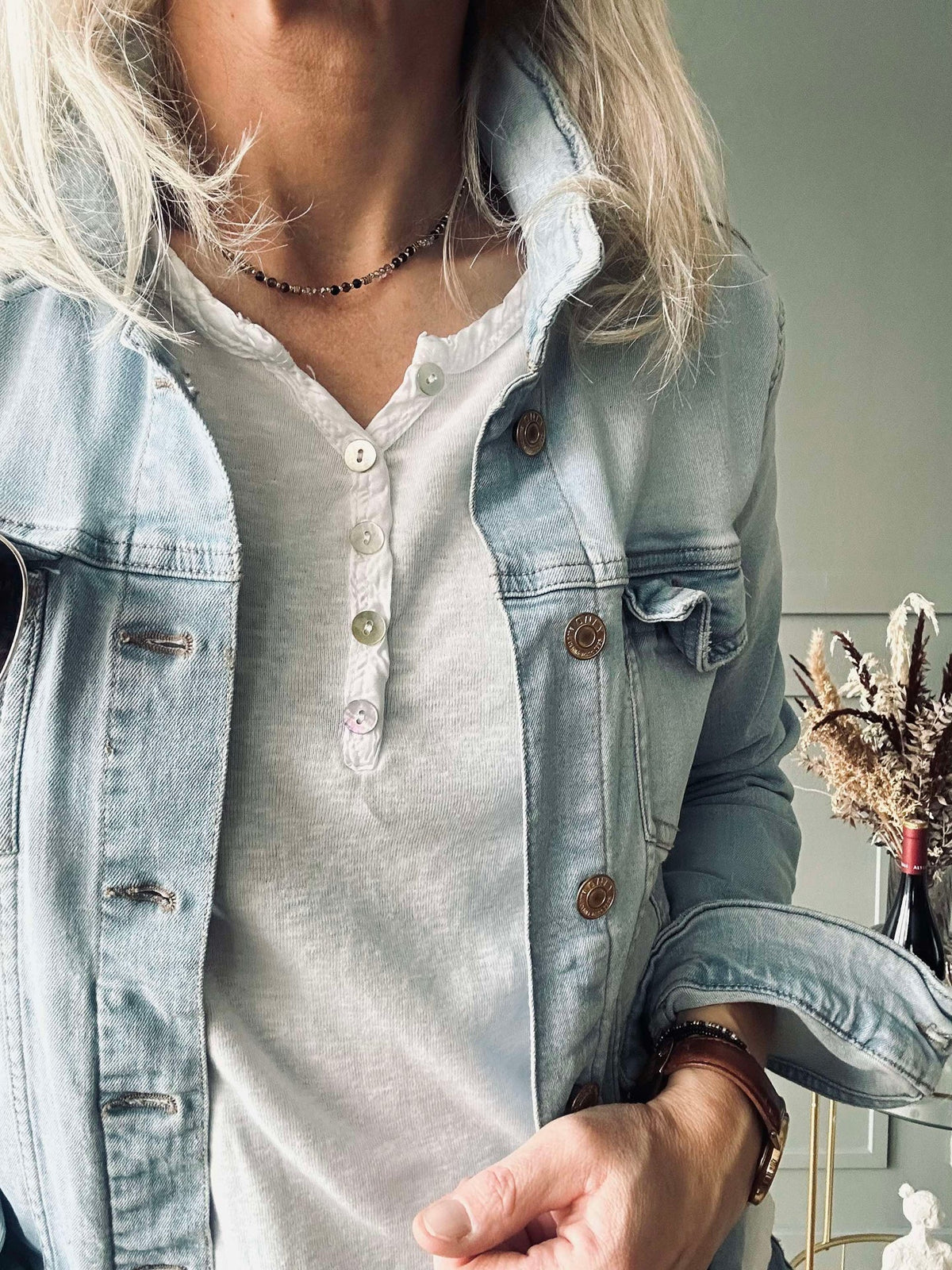 Basis blouse met knopen – White