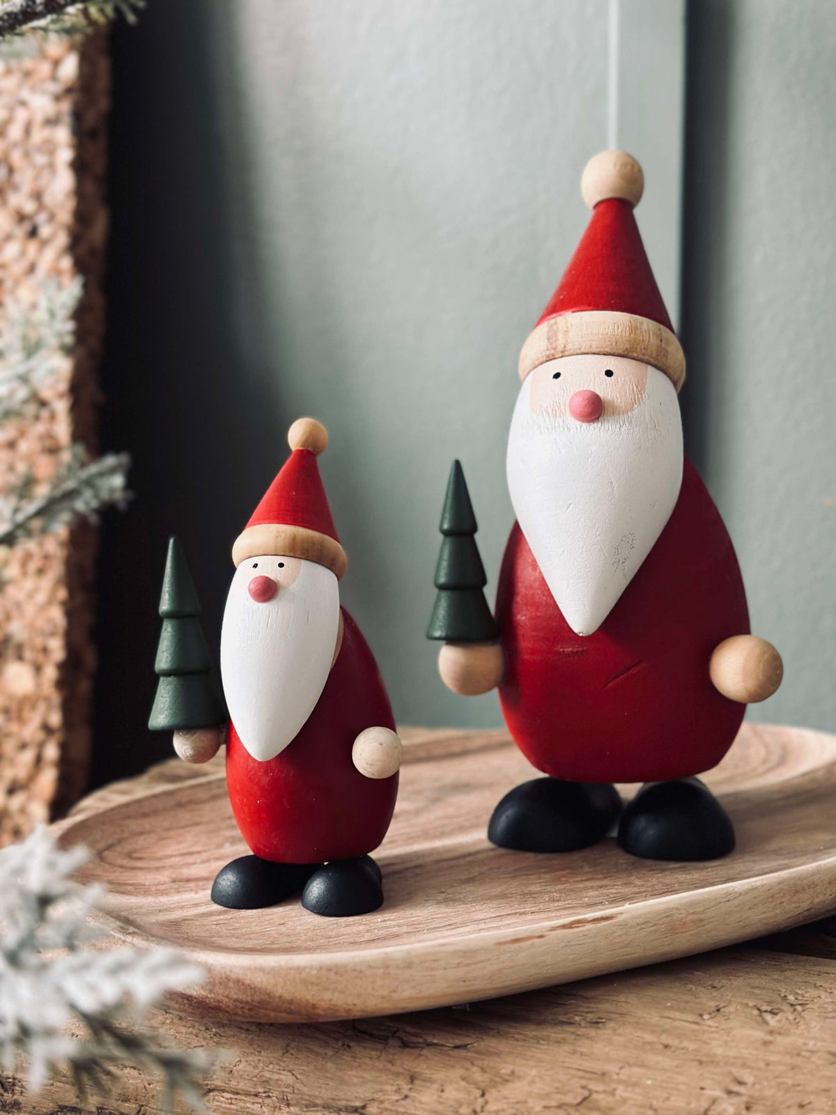 Kerstman met kerstboom - Large