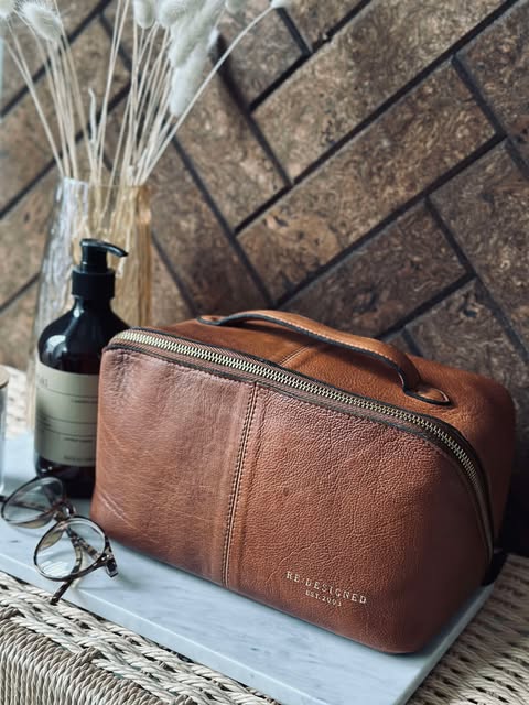 Toilettas Halima Walnut - Small