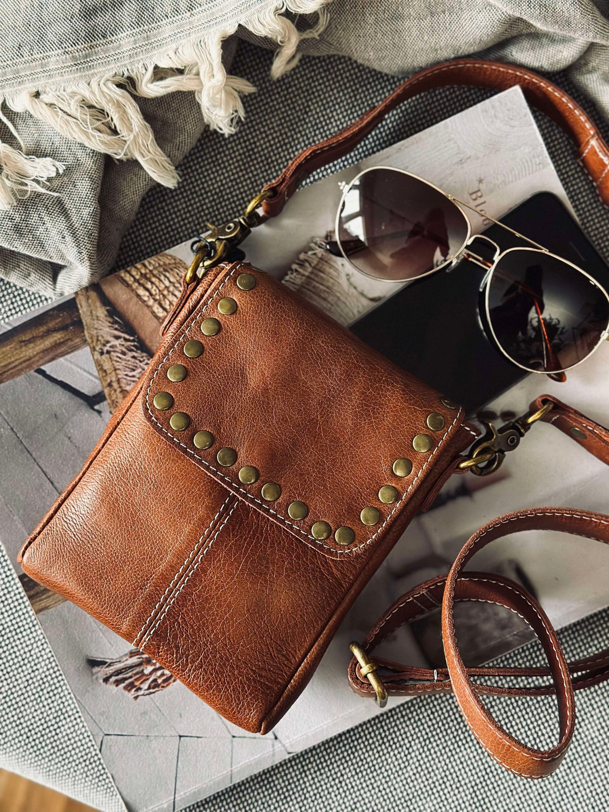 Mobieltas Sally Walnut