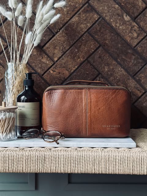 Toilettas Halima Walnut - Small