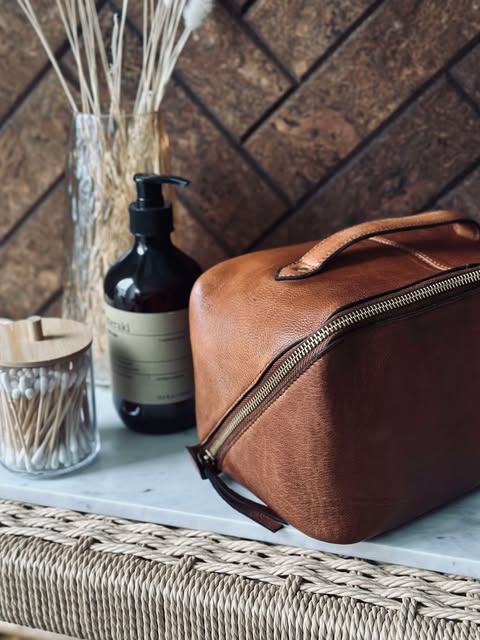Toilettas Halima Walnut - Small