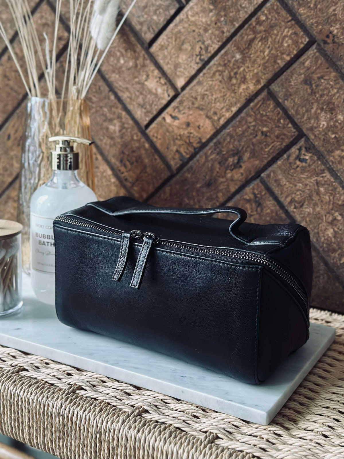 Toilettas RIO - Black leather