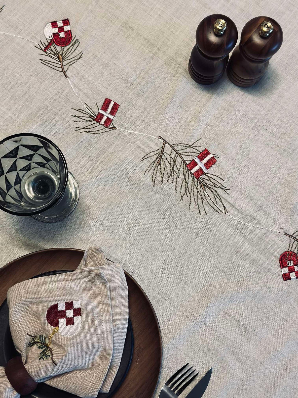 Kersttafelkleed - Deense Kerst 240x140