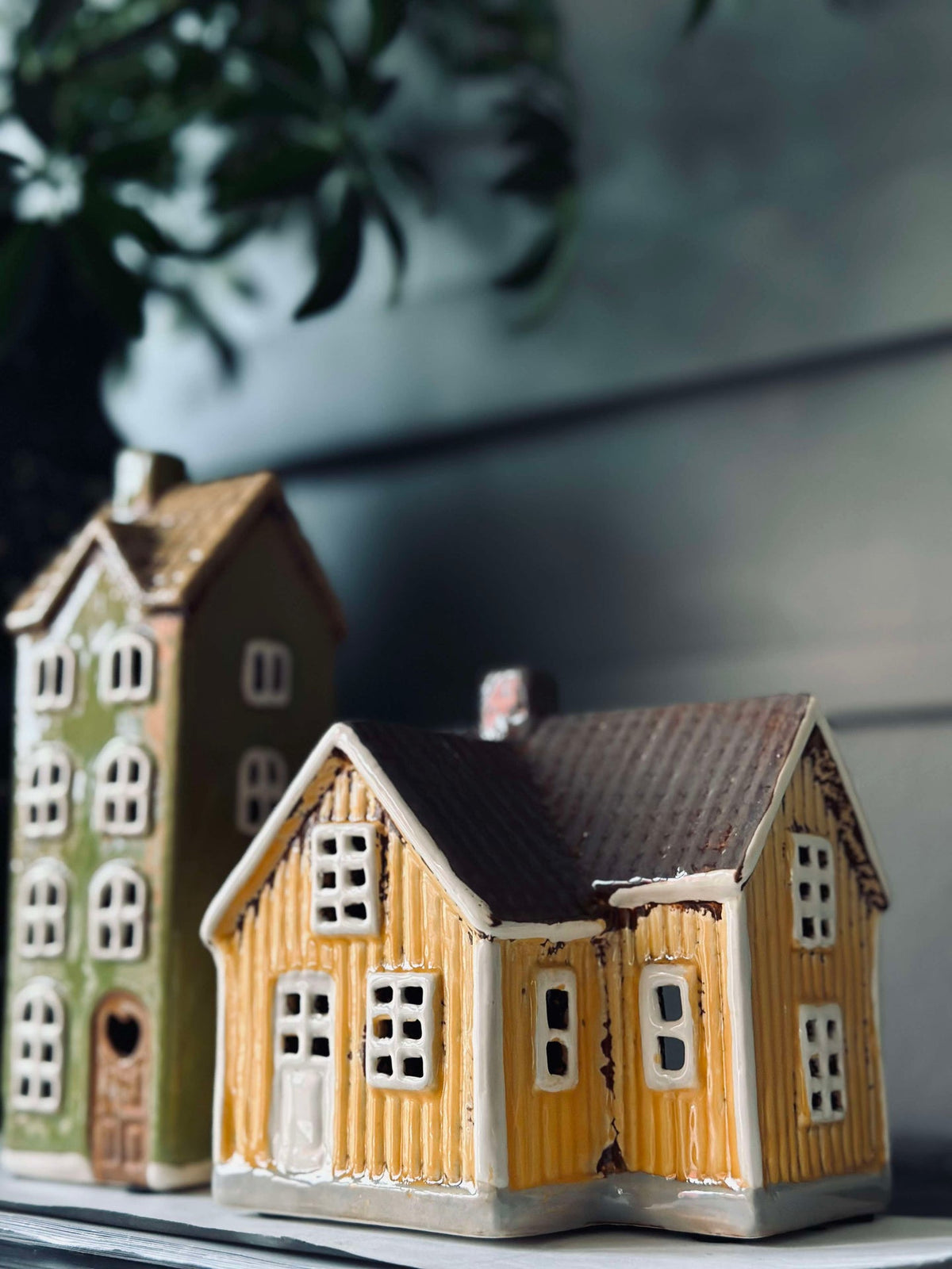 Licht huisje keramiek - geel houten huisje