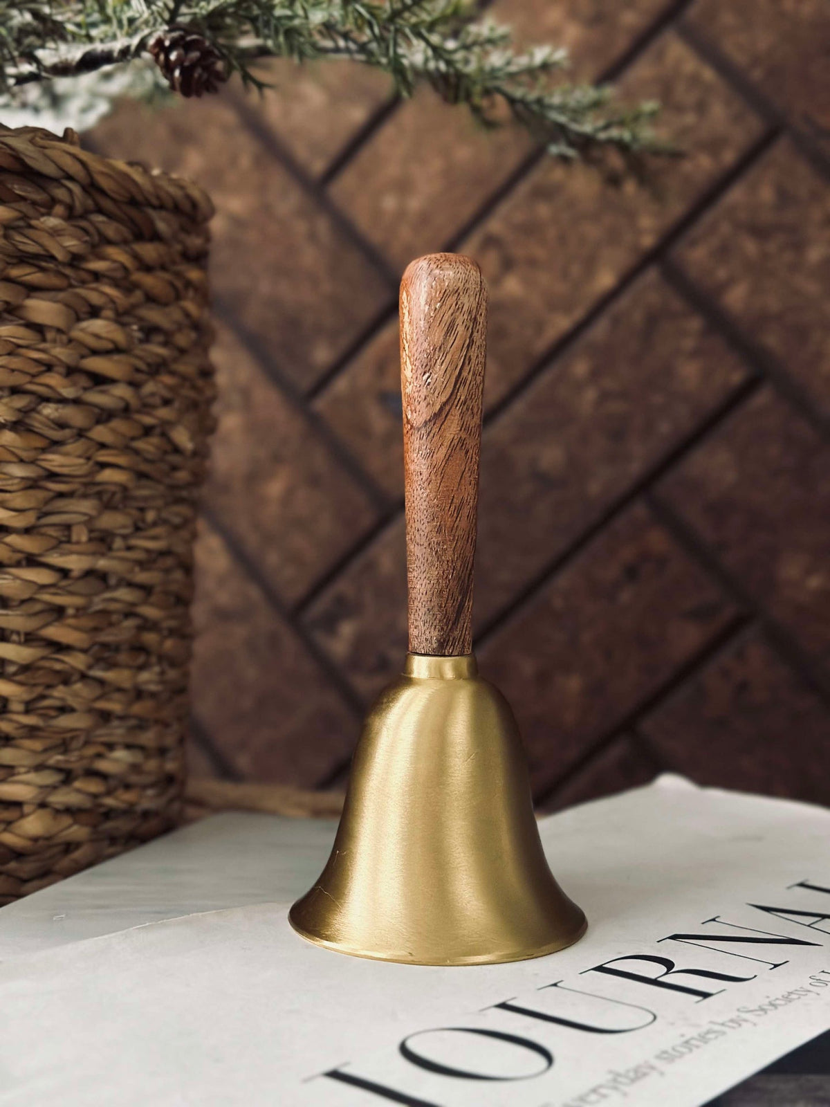 Bel met houten handgreep
