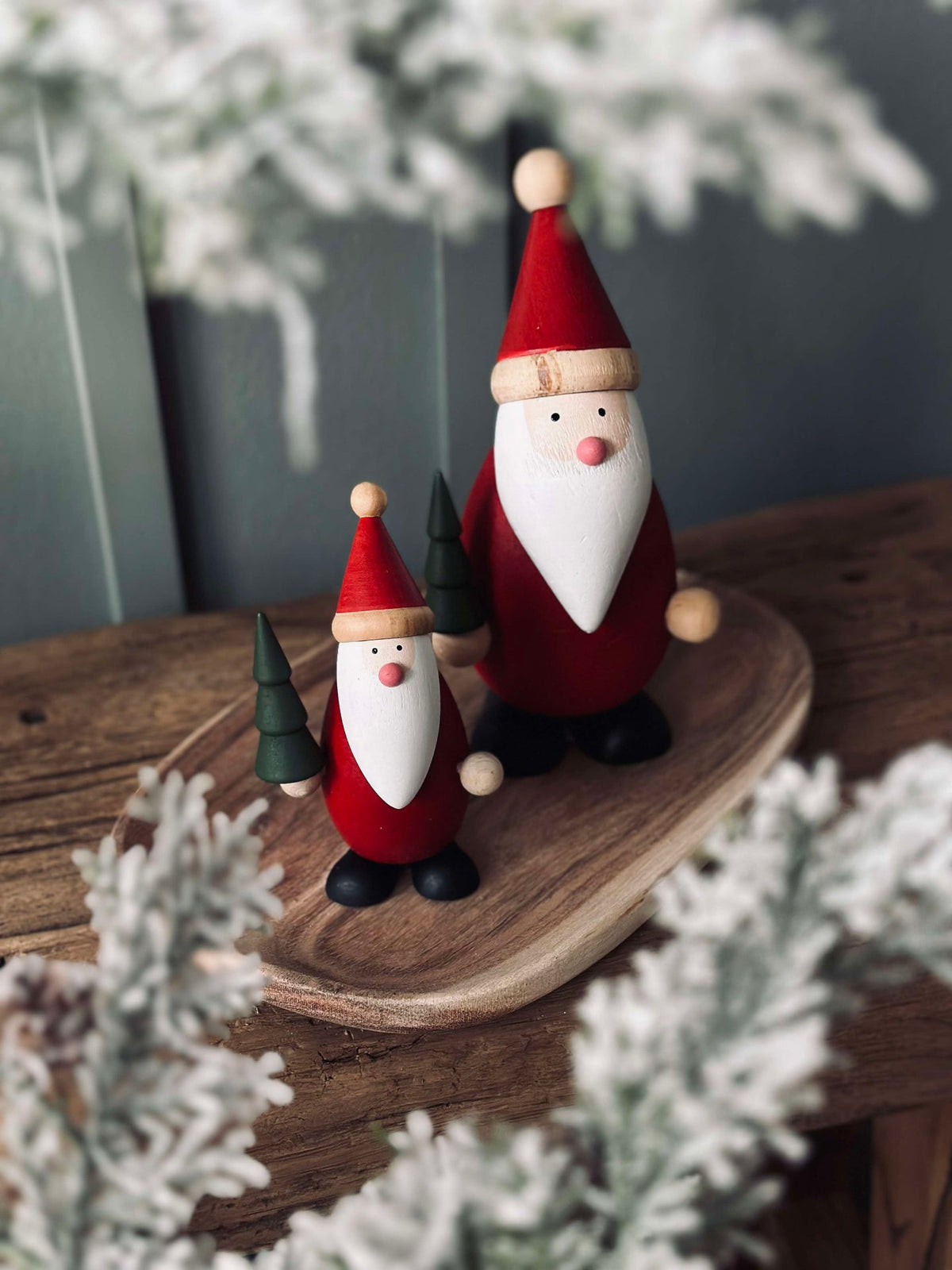 Kerstman met kerstboom - Large