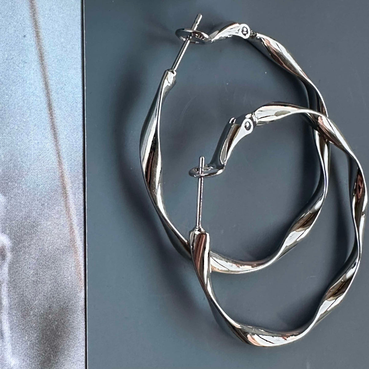 Oorbellen Hope gedraaid zilver-gecoat