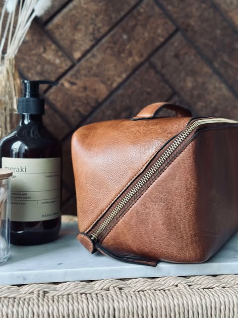 Toilettas Halima Walnut - Small