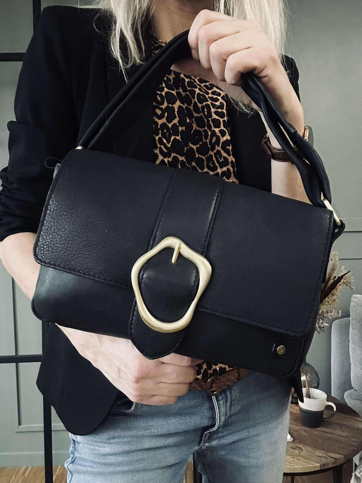 Crossover met gesp - Black leather