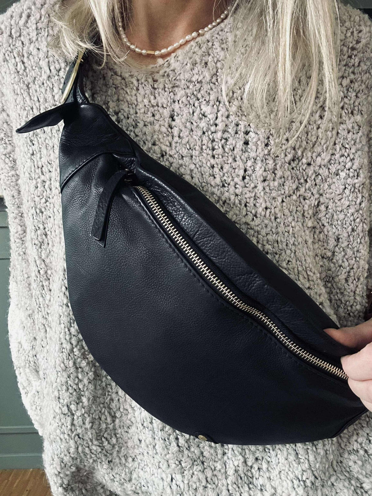 Bumbag met gesp - Black leather