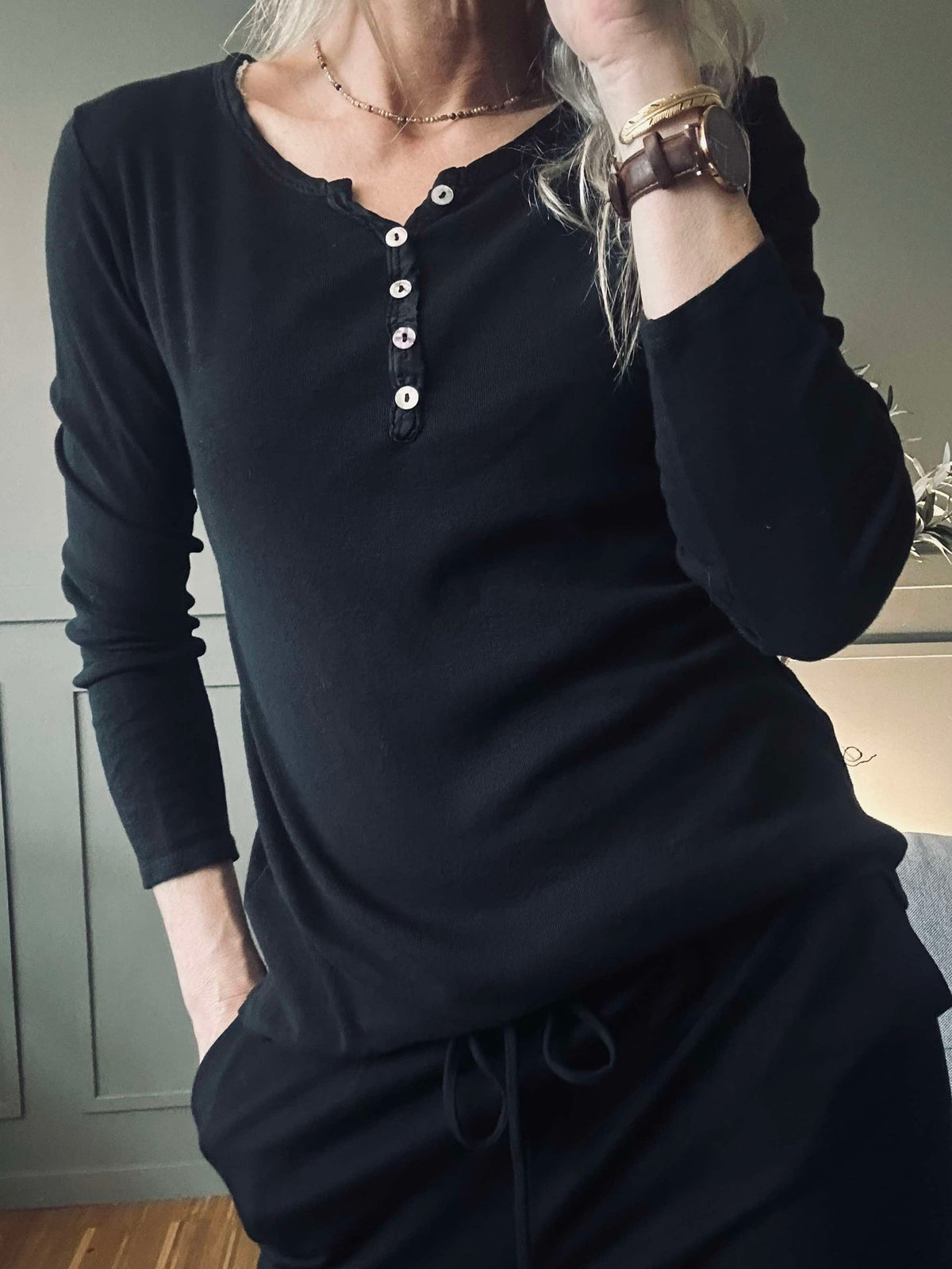 Basisblouse met knopen – ´Black