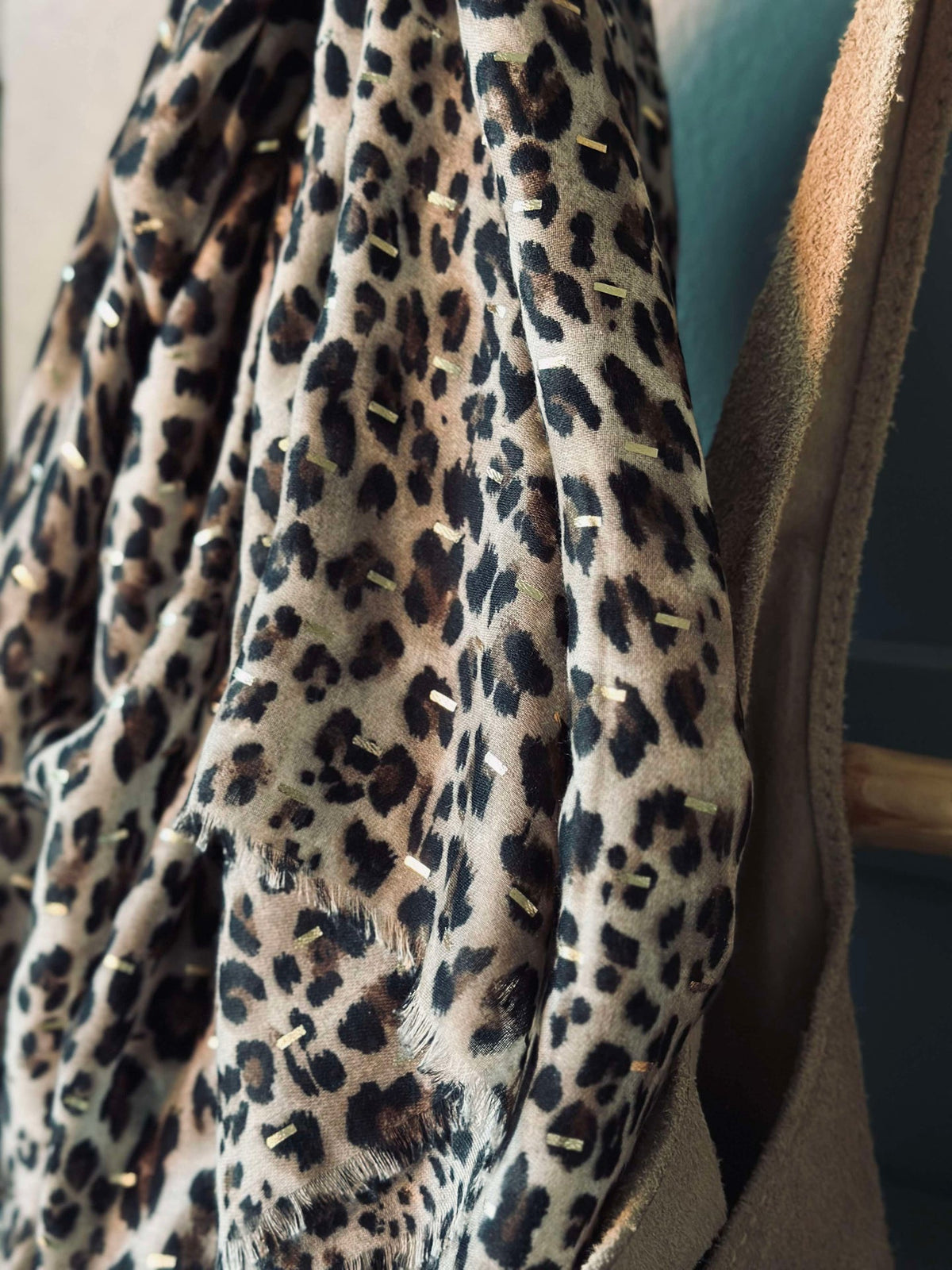 Sjaal Leopard met gouden detail - Camel