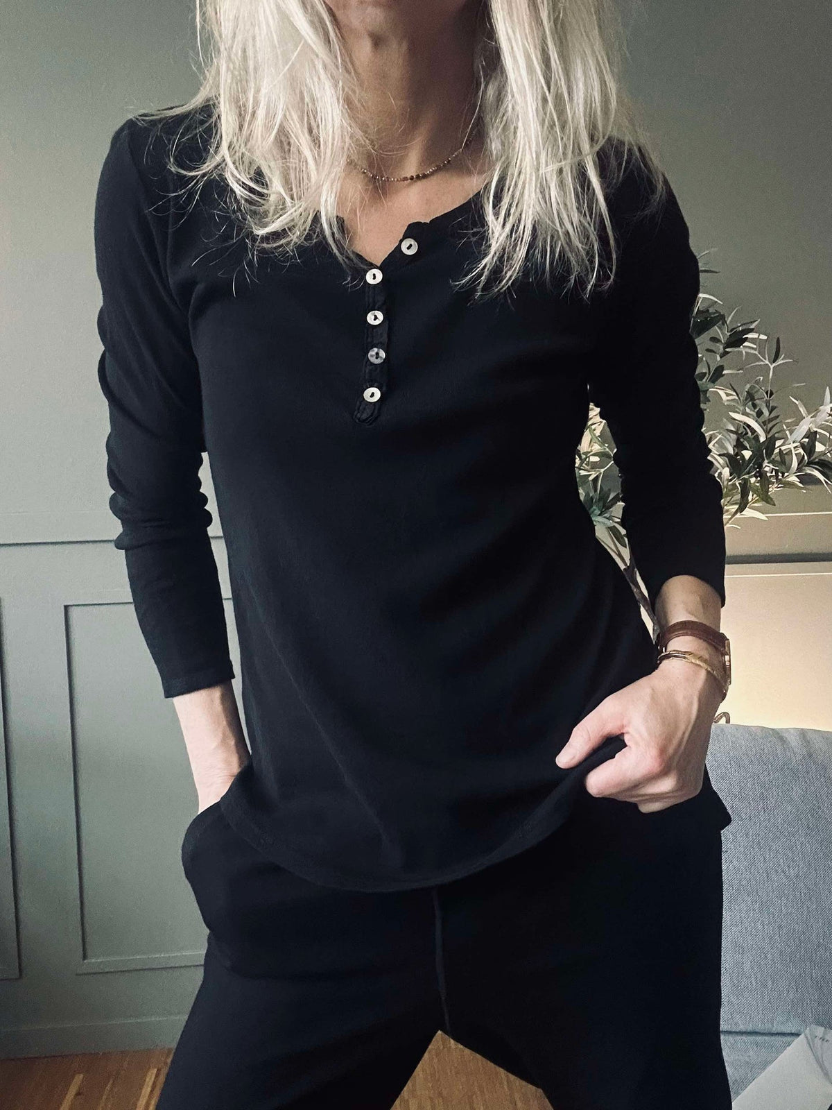Basisblouse met knopen – ´Black