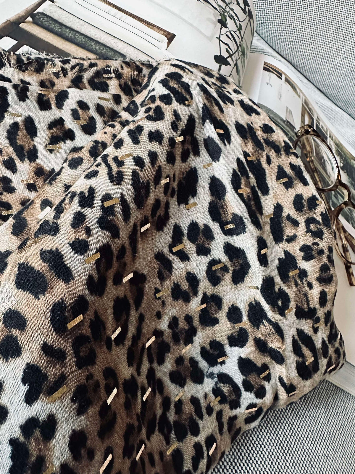 Sjaal Leopard met goud detail - Beige