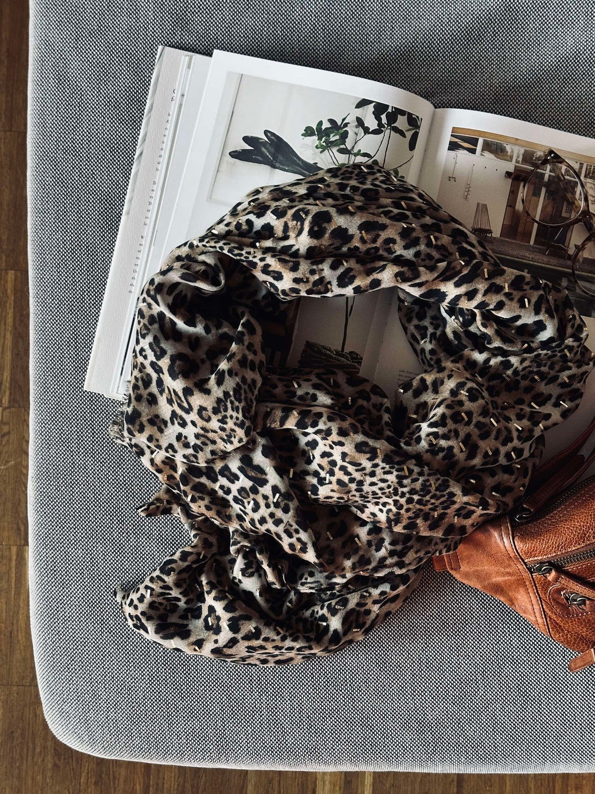 Sjaal Leopard met goud detail - Beige