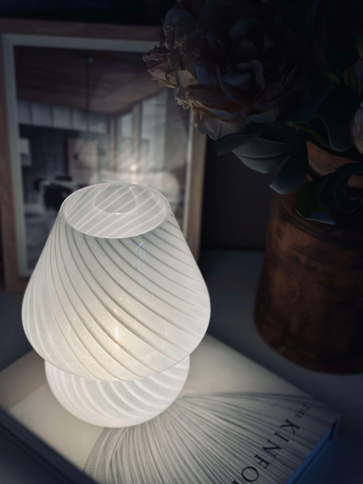 Mushroom Medium – Wit mondgeblazen glas